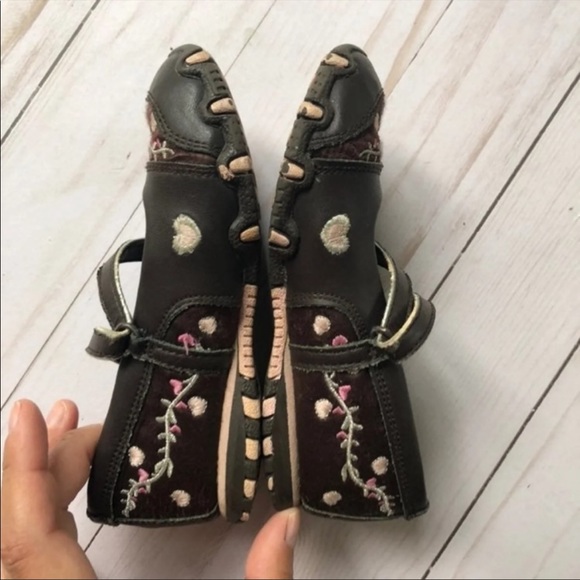 Girls Skechers - Picture 4 of 9